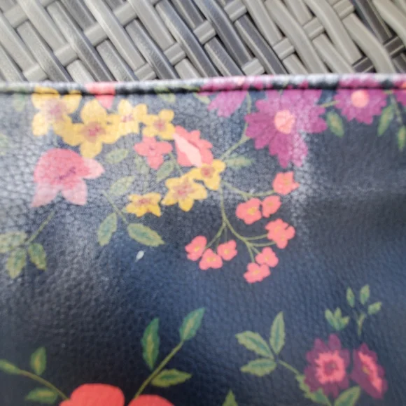 Apt 9 Black & Floral Crossbody Bag - Picture 5 of 7